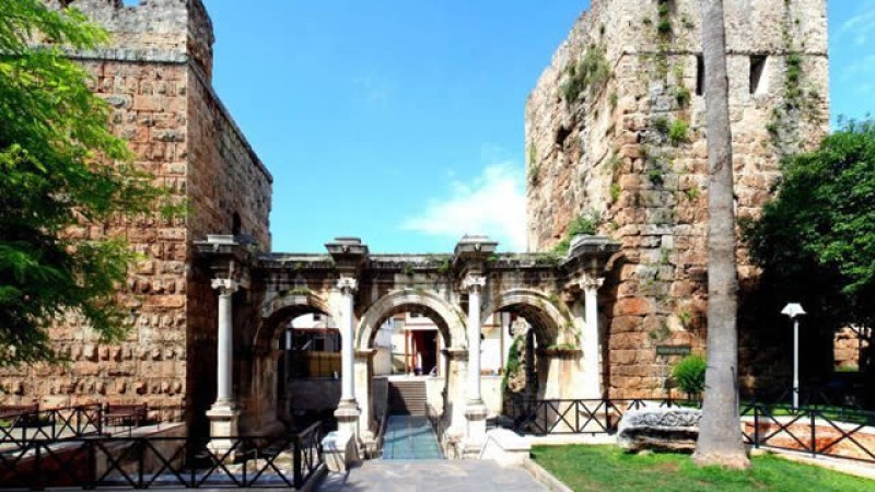 Antalya Hadrian Kapısı